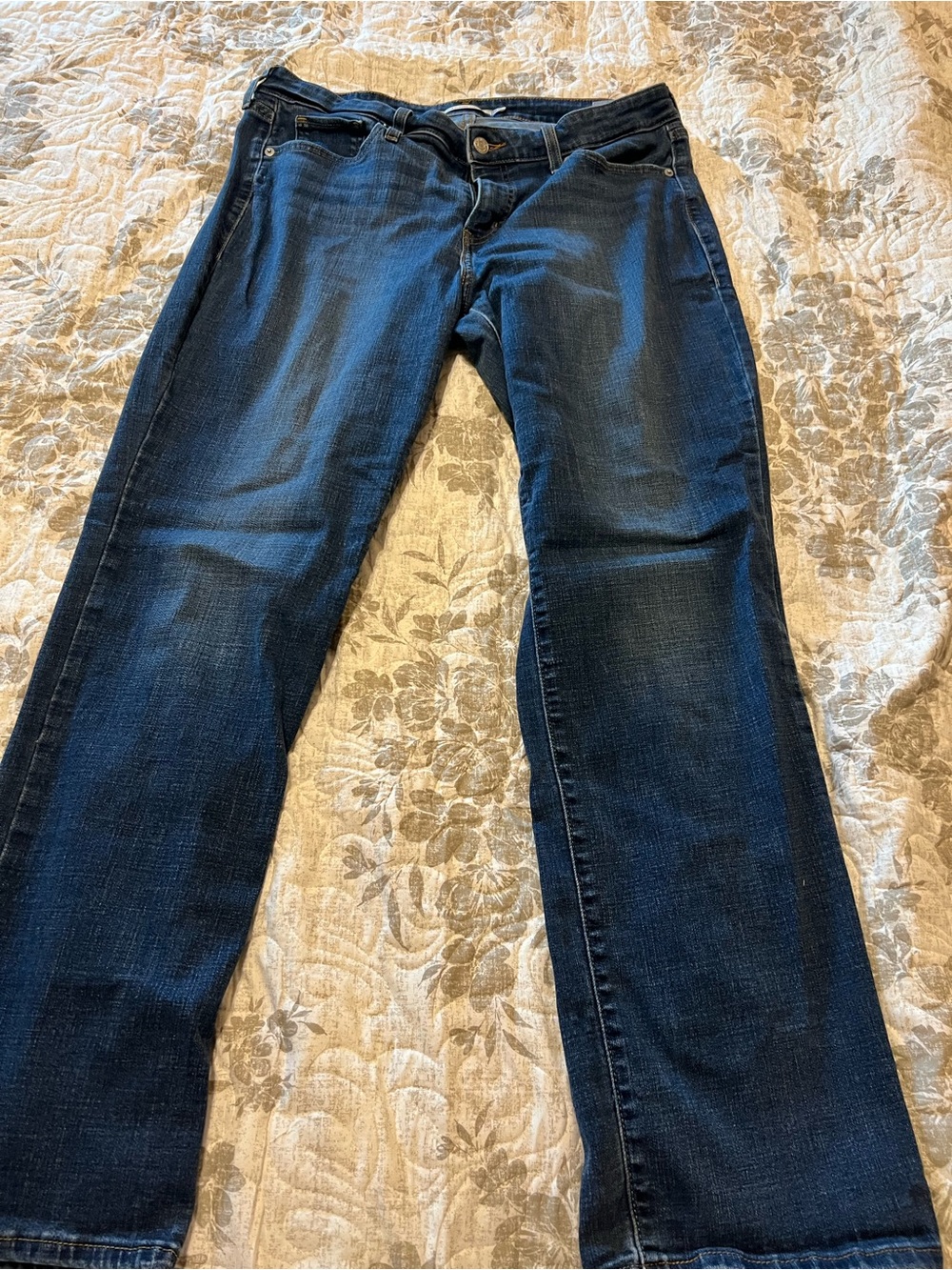 Classic Women's Blue Denim Jeans - Casual Everyday Style - Picture 7 of 7